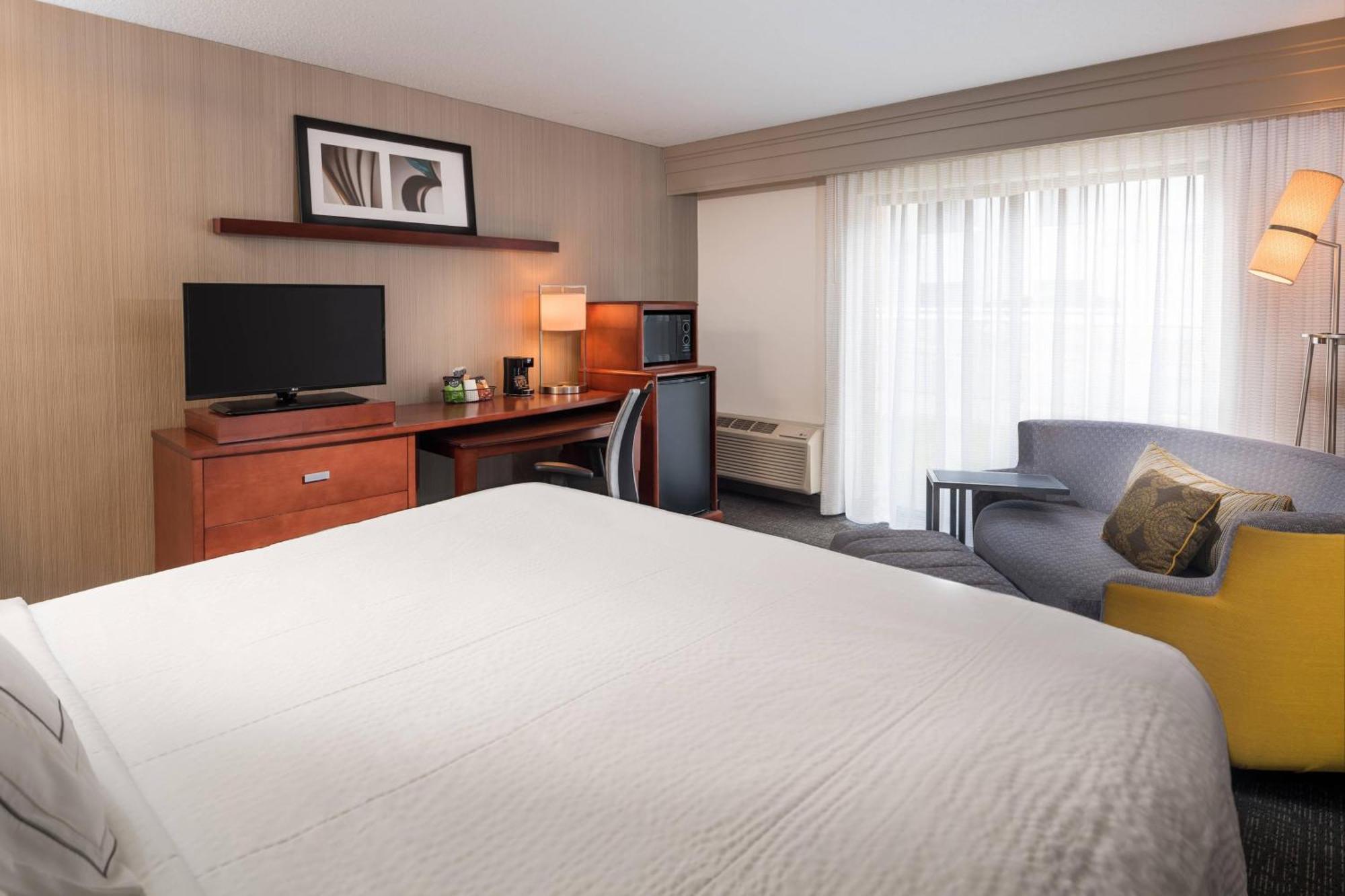 Courtyard By Marriott New Haven Orange Hotel Esterno foto