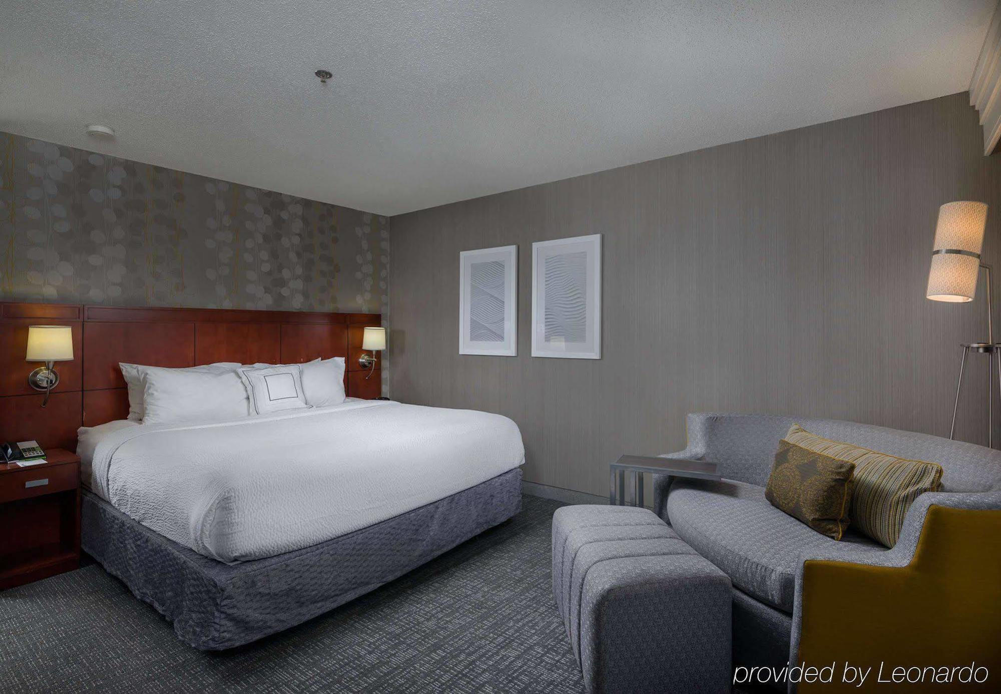 Courtyard By Marriott New Haven Orange Hotel Esterno foto